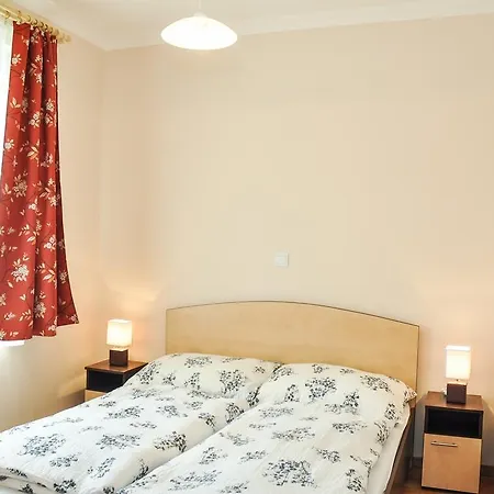 Magyar Apartman Iii.