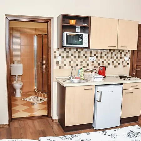 Magyar Apartman Iii.